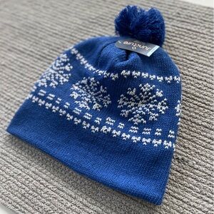 Juncture Cobalt Blue and White Snowflake Fleece Lined Knit Hat with Pom NWT